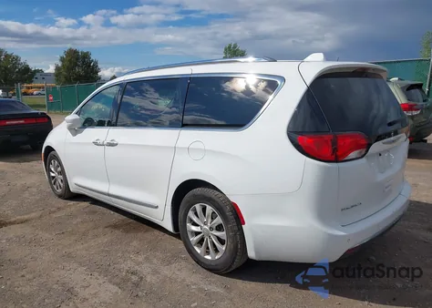 2018 Chrysler Pacifica Touring L z USA, uszkodzony, nr VIN 2C4RC1BGXJR280631